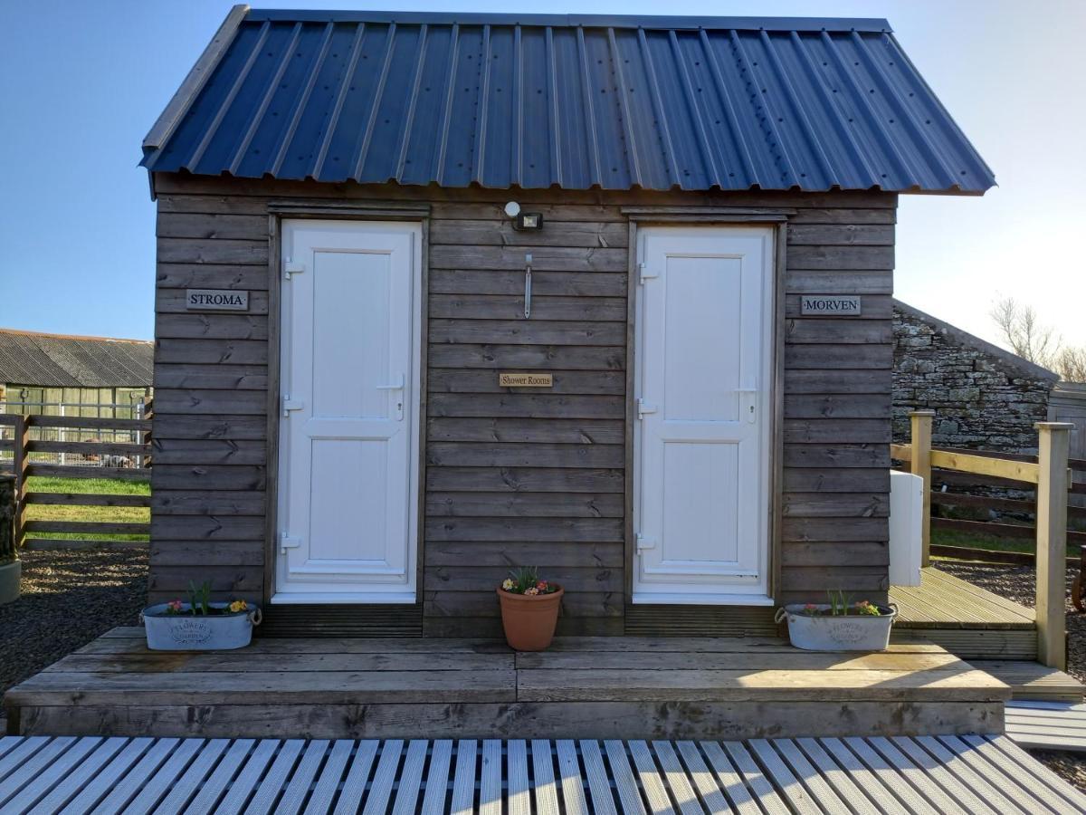 Hillside Camping Pods And Shepherd'S Hut Wick  Exterior photo